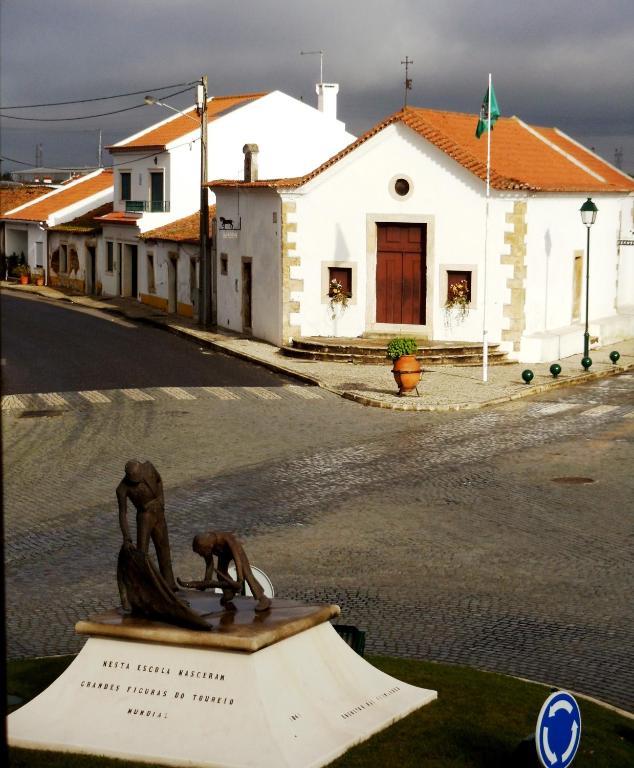 Casa Do Largo - Golega - Turismo De Habitacao Hotell Eksteriør bilde